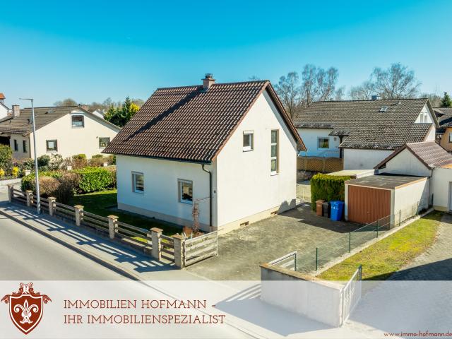 Renovierungsbedürftiges Einfamilienhaus in zentraler Lage