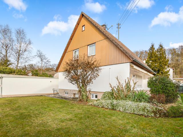 Renovierungsbedürftiges Einfamilienhaus mit schönem Garten in Friedberg Derching. Sofort frei!