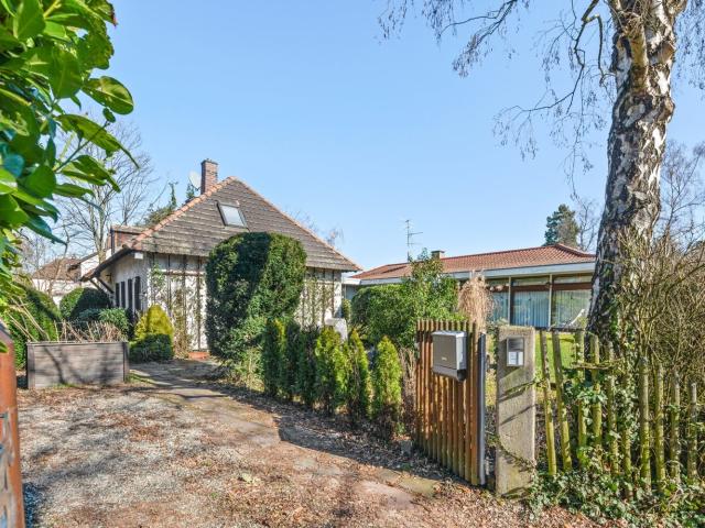 Sanierungsbedürftiges Eigenheim mit großem Potenzial und schönem Grundstück