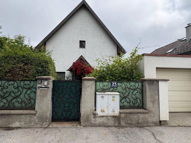 Renovierungsbedürftiges Haus in Perchtoldsdorf mit Garten, Terrasse und Garage!