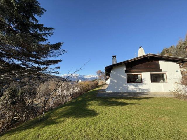 Renovierungsbedürftiger Bungalow in Südhanglage mit Traumaussicht