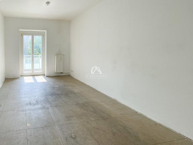 RENOVIERUNGSBEDARF | 2 ZIMMER MIT BALKON IN DER GRÜNEN OASE PRENZLAUER BERG | PROVISIONSFREI |