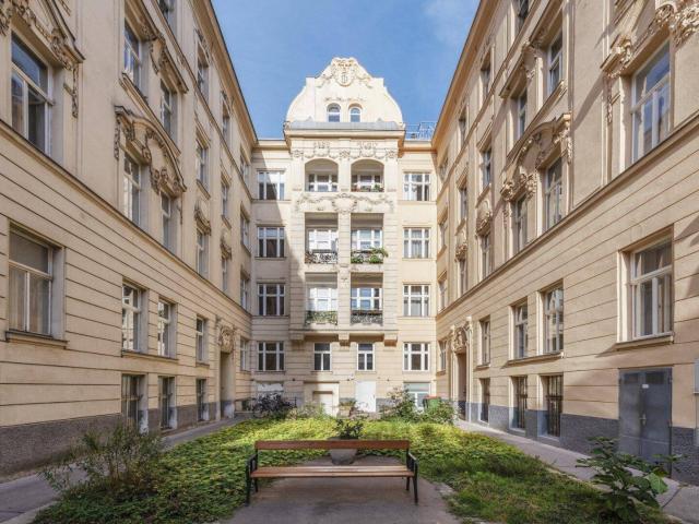 Renovierungsbedarf inmitten von Döbling: 1 Zimmer Wohnung in repräsentativem Altbau