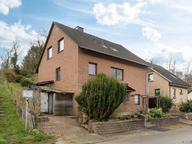 Renovierungsobjekt mit Weitblick Das Haus mit viel Potenzial