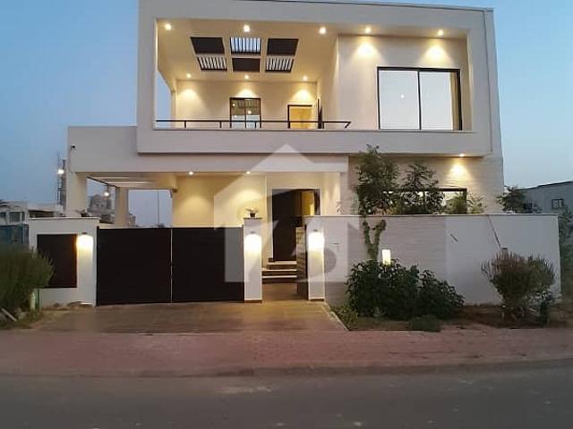 Ready To Move Best Location 272 Square Yard 5 Bedroom DDL Luxury Villa FOR SALE In Precinct 8