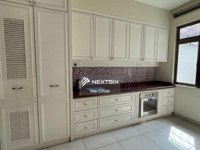 Ready to Move in Condition Below Market Value Wet and Dry Kitchen Included