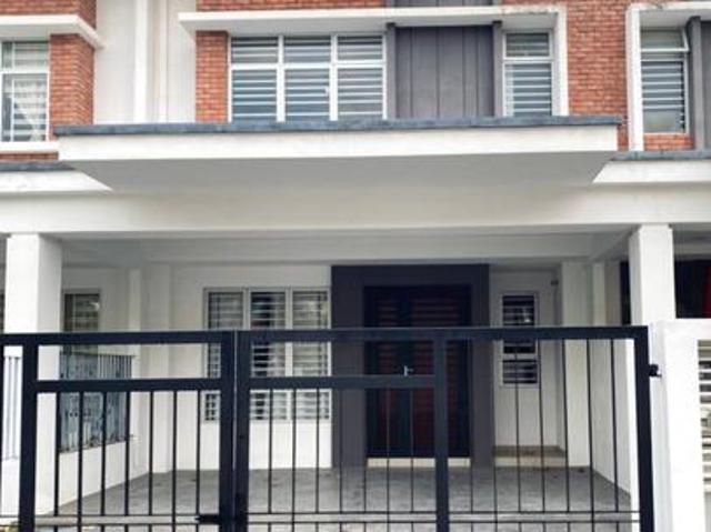 READY TO MOVE IN Double Storey Terrace Livia Bandar Rimbayu
