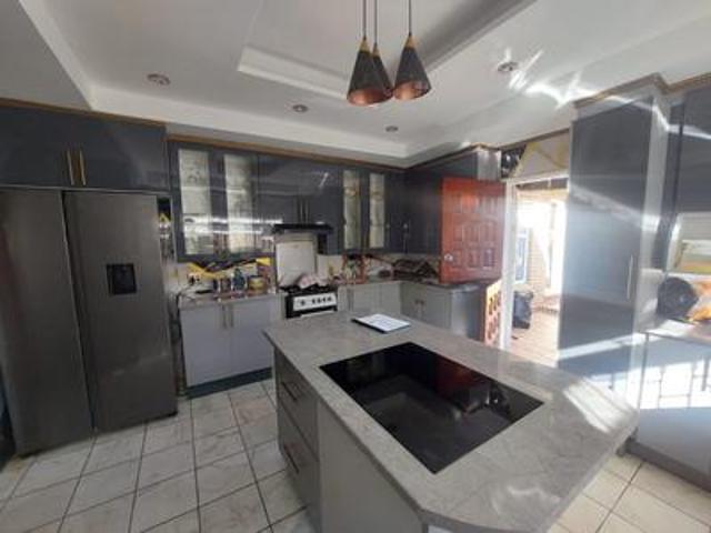 ready to move in gem with room to ma.