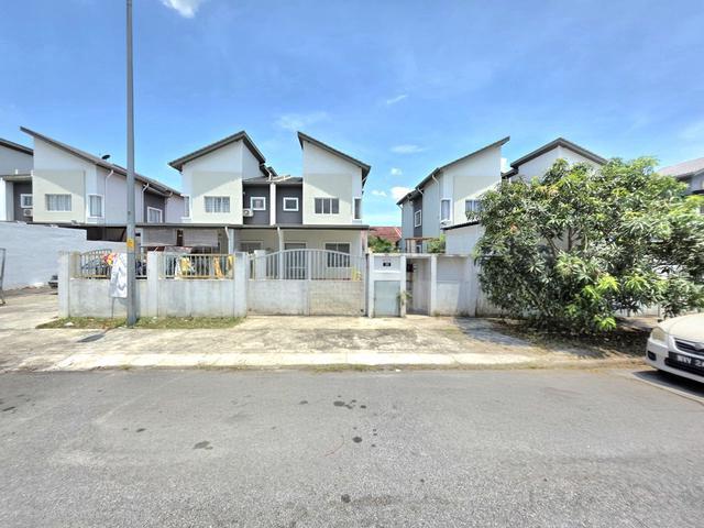 Ready To Move In Huge Land