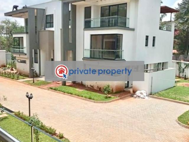 Ready To Move In Luxurious Townhouse