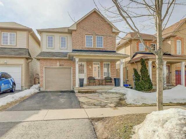 READY TO MOVE IN 3 BEDROOM 3 BATHROOM DETACHED HOME IN OSHAWA