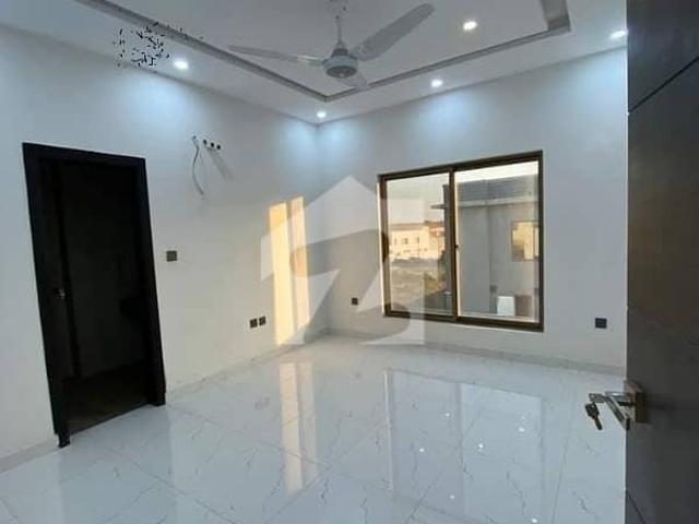 Ready To Move 250sq Yd 4 & 5 Bedroom DDL Luxury Villa FOR SALE. Only 4km From Main Entrance Of BTK. Near GRAND MOSQUE, A Plus Quality Construction