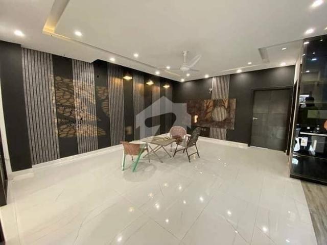 Ready to move 272sq yd 4 & 5 Bedroom DDL Luxury Villa FOR SALE. Only 4km from Main Entrance of BTK. Near GRAND MOSQUE, A Plus Quality Construction