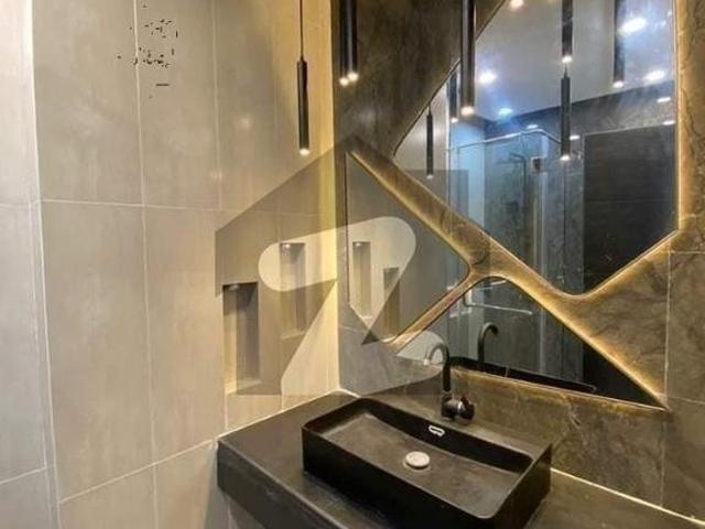 Ready To Move 250 Square Yard 4 & 5 Bedroom DDL Luxury Villa FOR SALE Only 4km From Main Entrance Of BTK. Near GRAND MOSQUE, A Plus Quality Construction Bahria Town Precinct 8