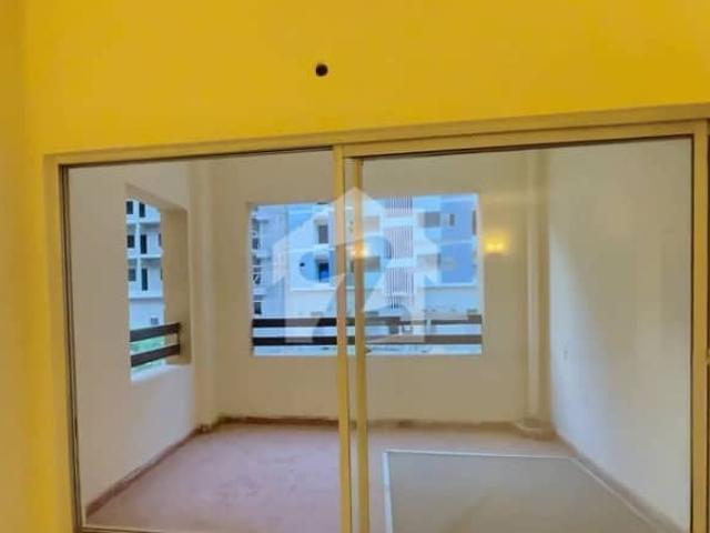 READY TO MOVE 2950sq ft 4Bed Luxury Apartment at Tower 8 Near Entrance of Bahria Town Karachi FOR SALE