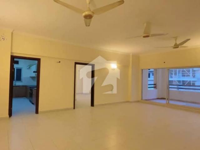 Ready to move 2250sq. Ft 3Bed Luxury Apartment at Tower 4, 6 & 7 Near Main Entrance of Bahria Town Karachi FOR SALE