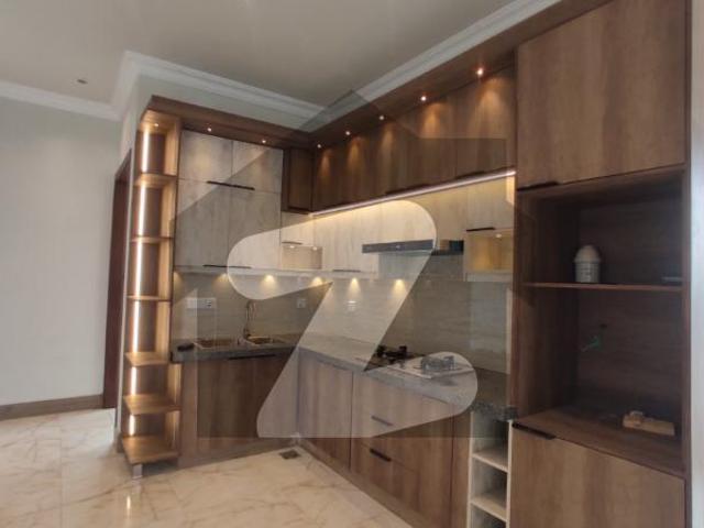 Ready to Move 4 & 5 Bedroom 272 Square Yards Villa Available For Sale in Bahria Town Karachi