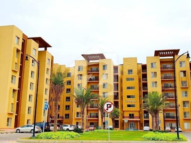 Ready to move 955sq ft 2bed lounge flat for sale