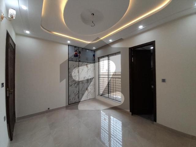 Ready To Sale A Prime Location House 5 Marla In Central Park Block B Lahore Central Park Block B