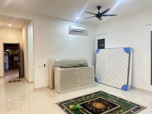 Ready Move IN Double Storey Semi D Rent Rimbayu Ijm Periwinkle