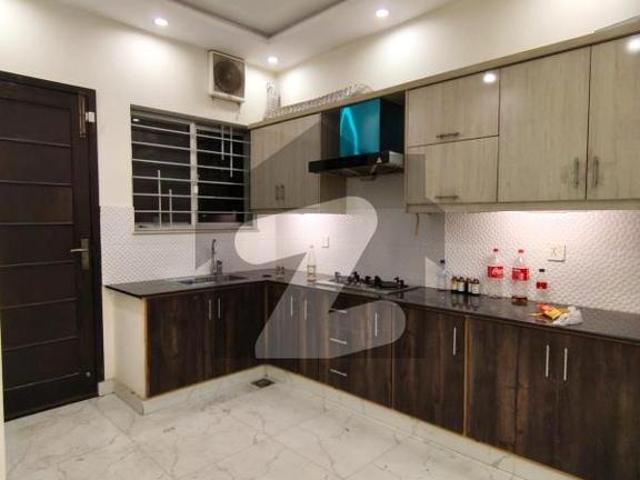 Real add green metre installed 5 marla beautiful full house for rent in bahria town lahore bahria town block bb
