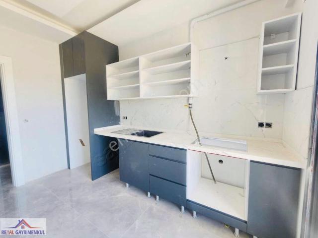 Real'den Barbaros Havuzlu Site 2+1 Daire