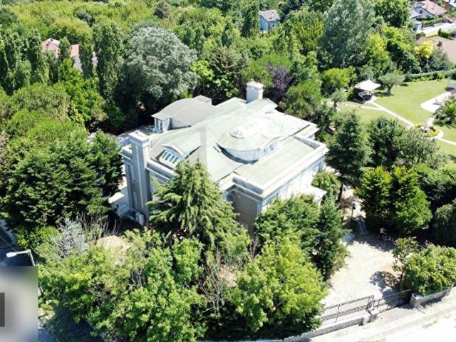 REALTY WORLD*USKUMRUKÖY DE SATILIK 8+3 ODALI MÜSTAKİL KONAK