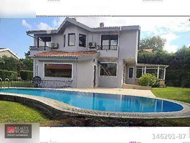 REALTY WORLD* Zekeriyaköy Müstakil Havuzlu Villa