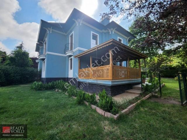 realty World* Zekeriyaköy Sosyal Tesisli Site'de 6+2 Villa