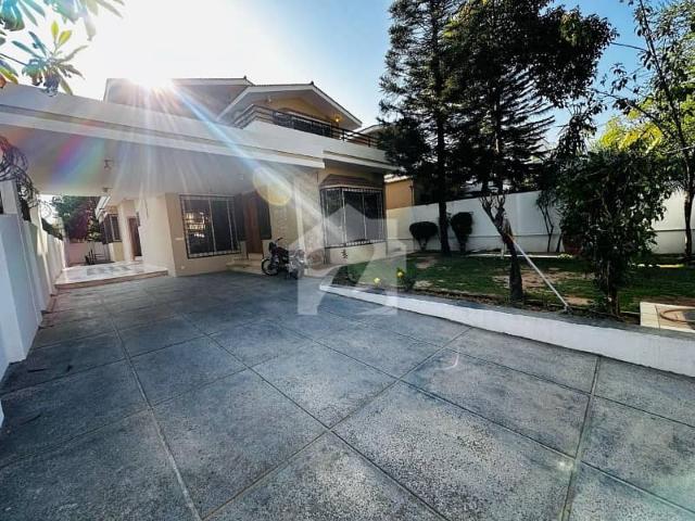Reasonably Priced 533 Square Yards House In F 8 Is Available As Of Now