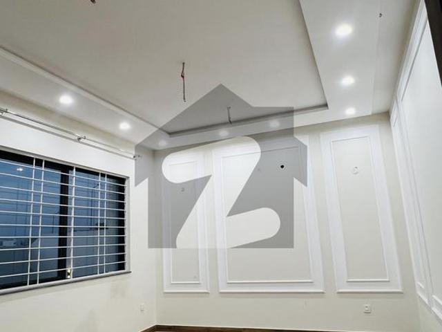 Reasonably Priced Prime Location 80'ft Road Facing 20 Marla House In DHA Phase 1 Sector M, Multan Is Available As Of Now DHA Phase 1 Sector M