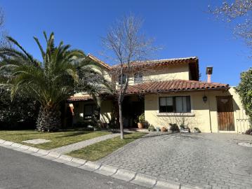Rebajada! Excelente Casa En Condominio, 240/400