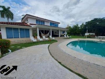 Rebajado B/.690,000 Negociable avalúo 1,200,000 Dentro del Club de Golf 1000m2