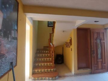 Recámara en preciosa casa amueblada