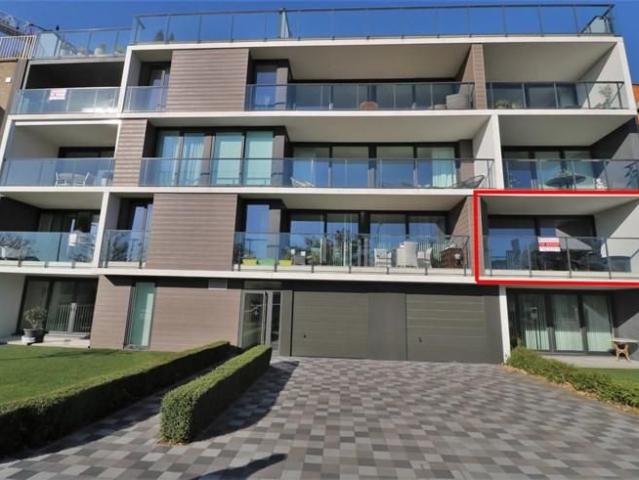 Recent 3 slaapkamer appartement met ruim zonneterras!
