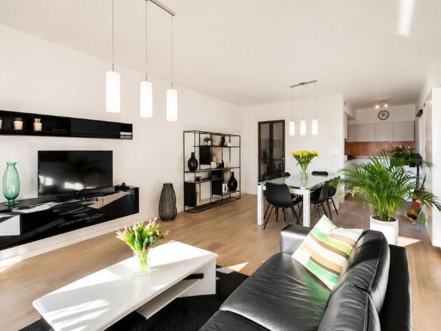 RECENT 2 SLAAPKAMER APPARTEMENT OP MOOIE LOCATIE