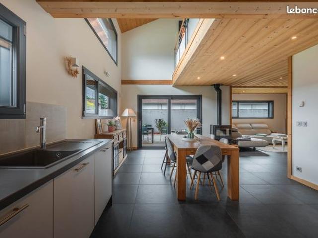 Récent chalet en parfait état idéalement exposé au SUD