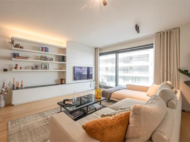 Recent appartement met 2 volwaardige slaapkamers en een zijdelings zeezicht gelegen op enkele meters van het strand nabij het Ru