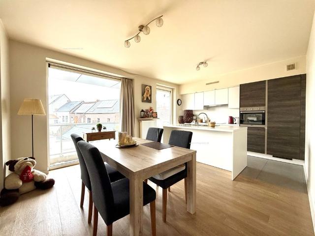 Recent appartement met 3 slaapkamers en garage