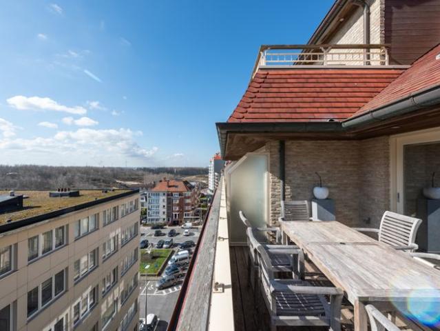 Recent duplex appartement met een ruim zuid gericht terra.