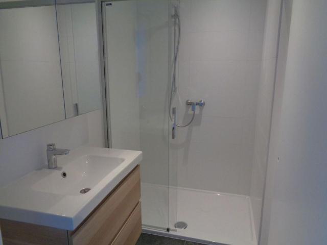 Recent duplex appartement op de 2e verdieping met autostaanplaats, ideaal gelegen in het centrum van Sterrebeek