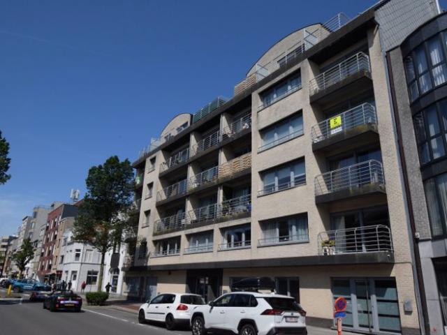Recent lichtrijk instapklaar appartement met zonnig terras