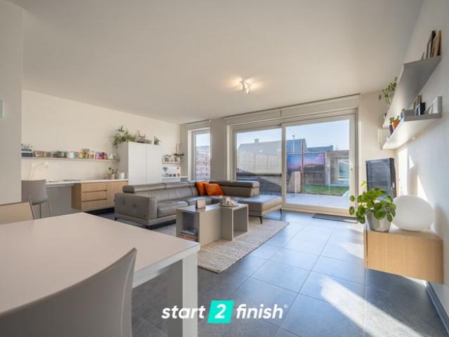 Recente energiezuinige woning met zonnige tuin en garage me