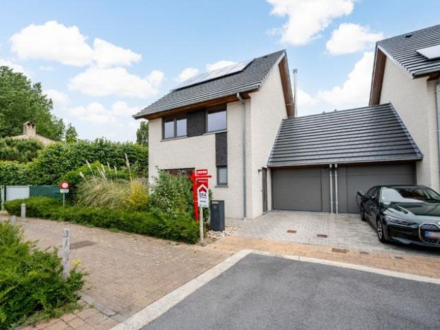 Recente half open woning te koop in Koksijde