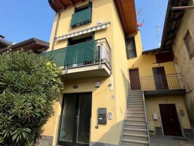 Recente 3 locali su 2 livelli in centro a Meda