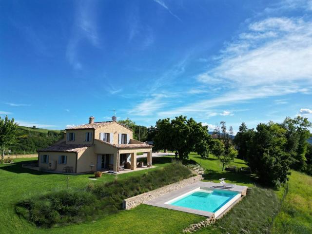 Recentemente ricostruito 170m² Montecarotto