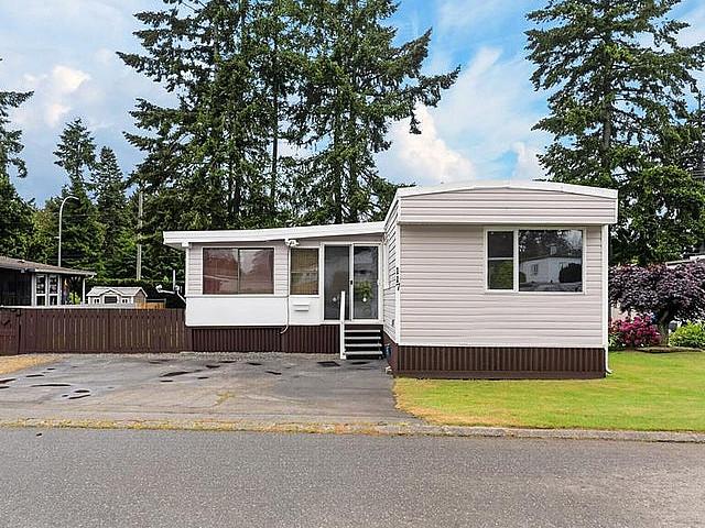 Recently Updated 3 Bedroom Home In Woodgrove Estates Park!
