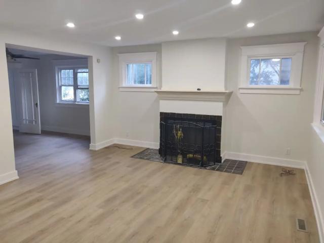 Recently Renovated 5 Beds Detached House at Crescent Heights
