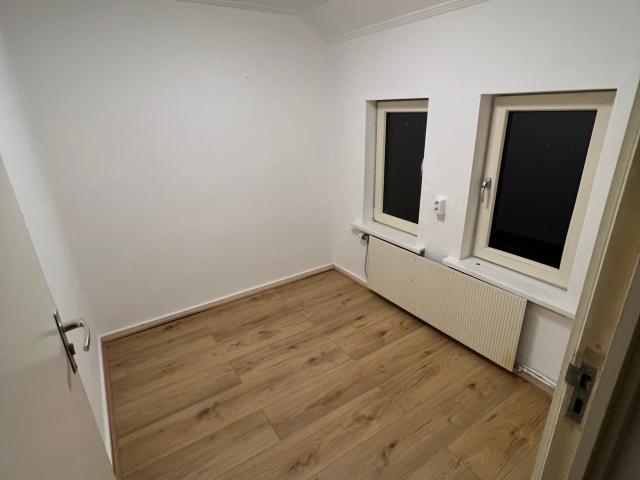 Recently renovated room close to city center