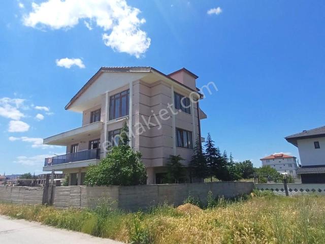 Recep Ümit Emlak'tan Fevzi Çakmak Mahallesinde 2 Katlı Satılık Komple Bina